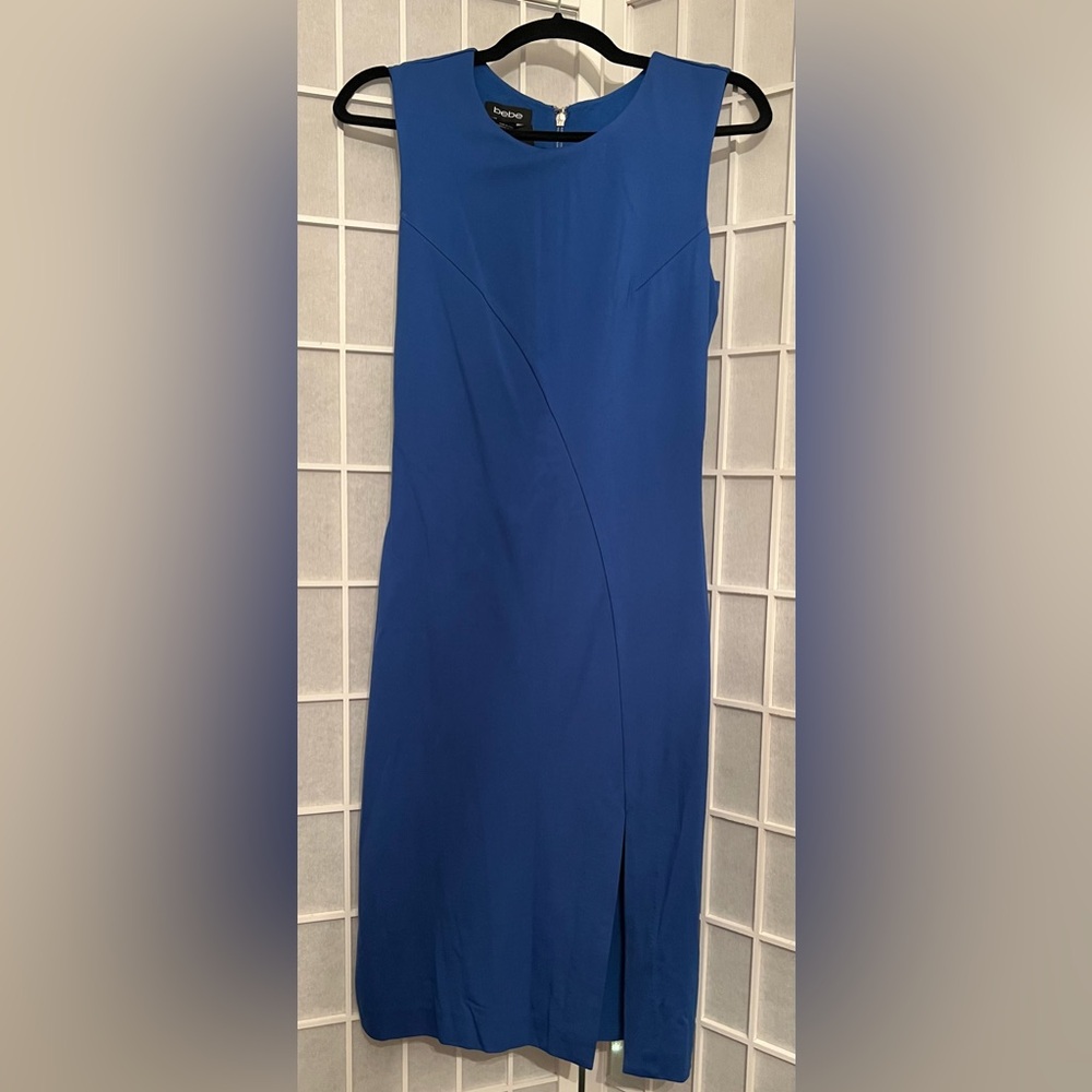 BEBE Curved Seam Hi-Slit Midi Dress Size Small NWT